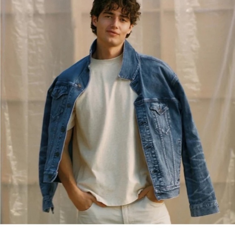 American Eagle Medium Wash Faded Denim Jean Jacket